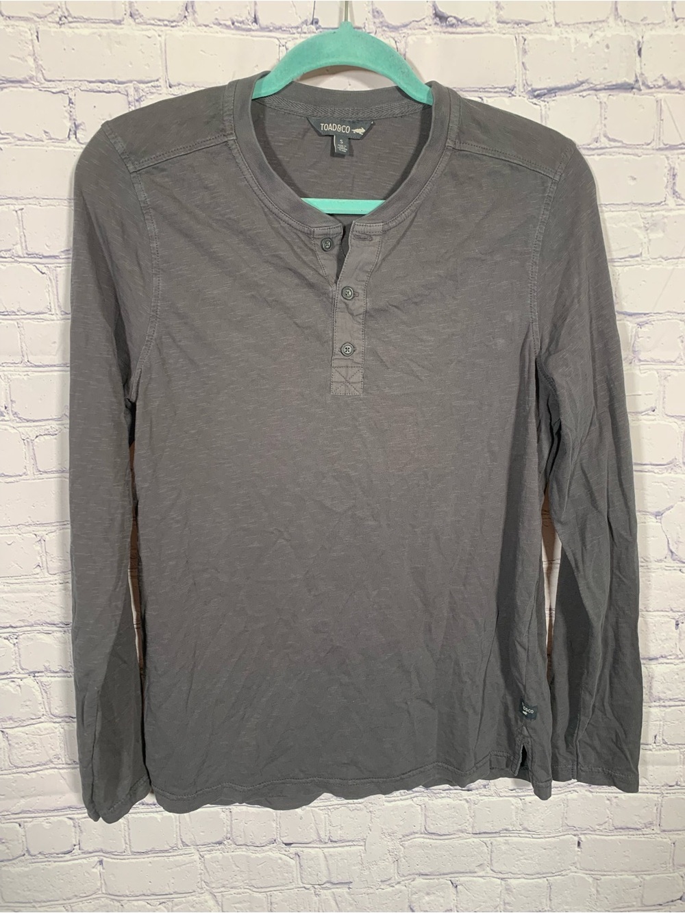 Toad & Co Mens Long Sleeve Organic Henley Top Gray Size S Casual Cotton Outdoor
